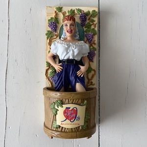 I LOVE LUCY Carlton Cards 2001 GRAPE STOMPING 50TH ANNIVERSARY Ornament